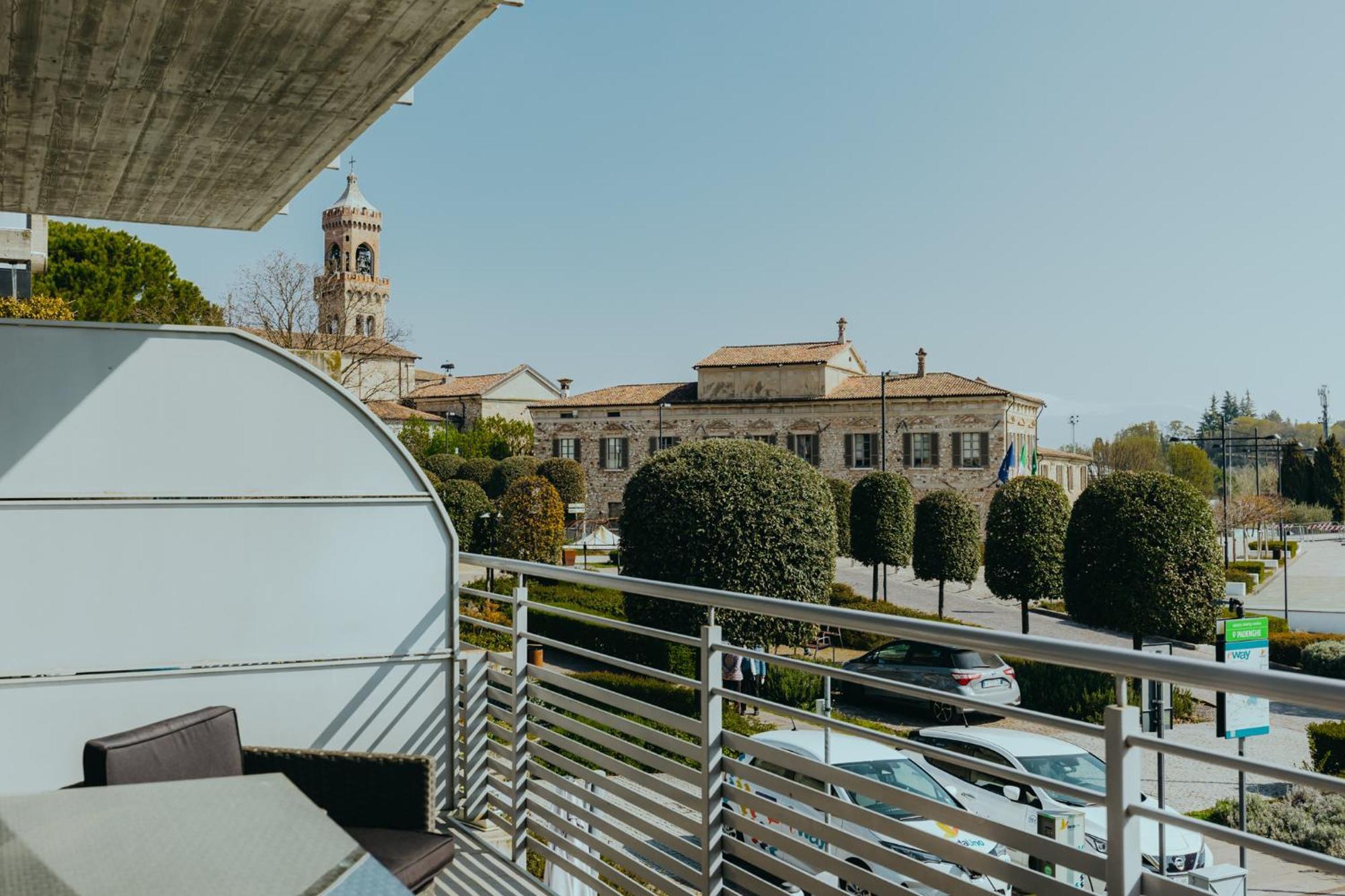 The Attico Daire Padenghe sul Garda Dış mekan fotoğraf